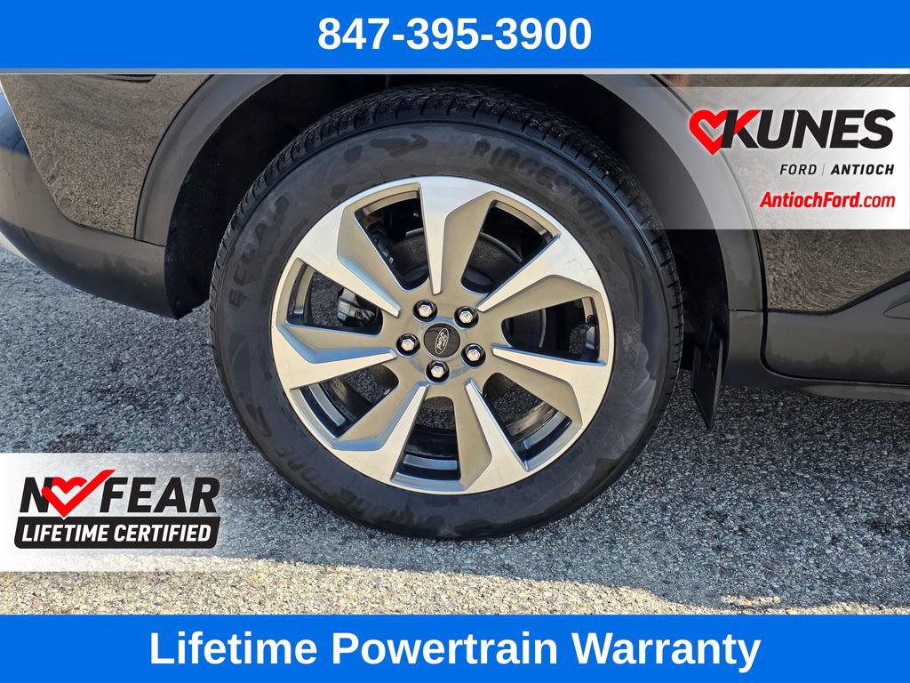 Certified 2025 Ford Escape Platinum AWD/4WD image 10