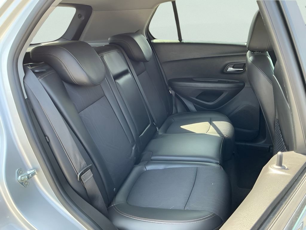 Used 2019 Chevrolet Trax LT w/ LT Convenience Package image 17