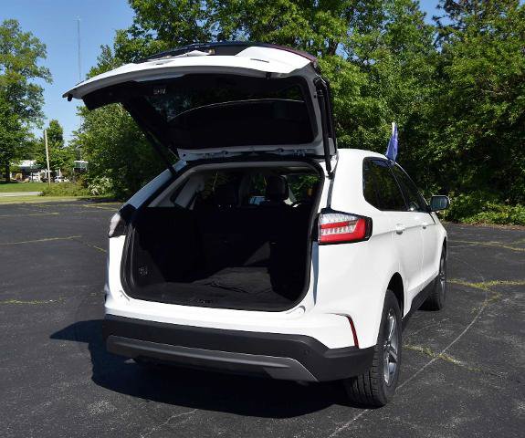 Certified 2024 Ford Edge SEL w/ Convenience Package AWD/4WD image 9
