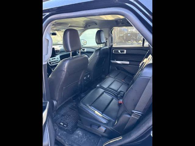 Certified 2021 Ford Explorer XLT w/ Equipment Group 202A image 9