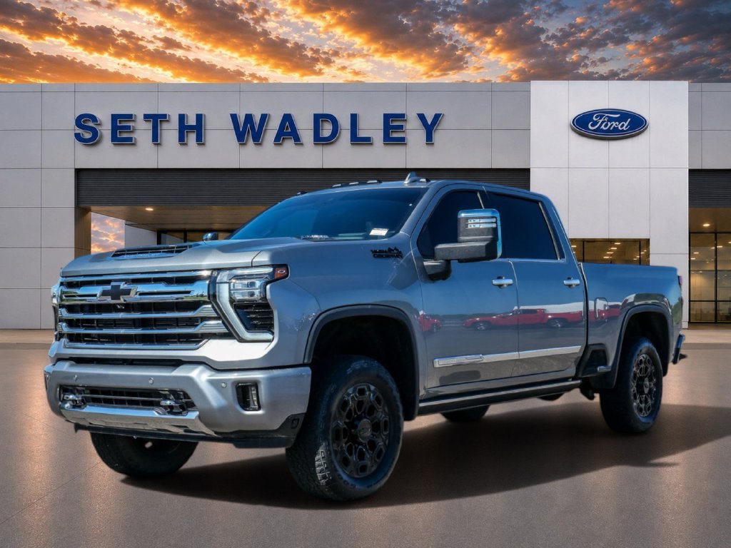 Used 2024 Chevrolet Silverado 2500 High Country w/ High Country Premium Package AWD/4WD image 3