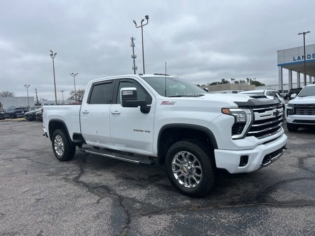 Used 2025 Chevrolet Silverado 2500 LTZ w/ Z71 Chrome Sport Edition image 8