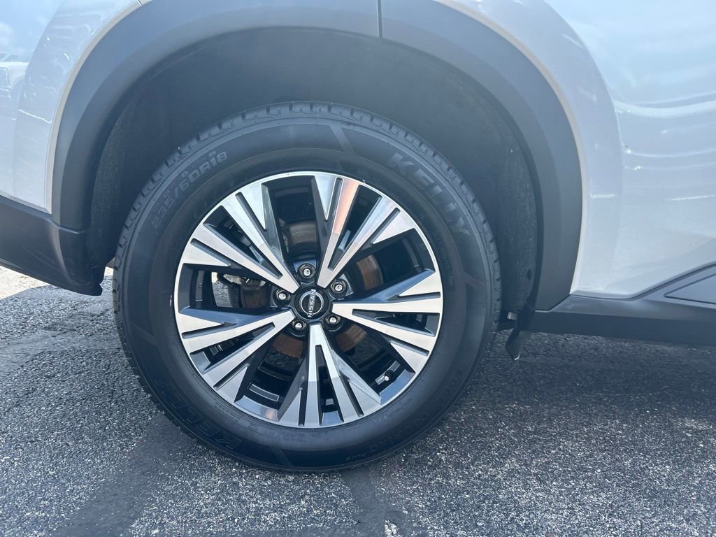 Used 2023 Nissan Rogue SV FWD image 10