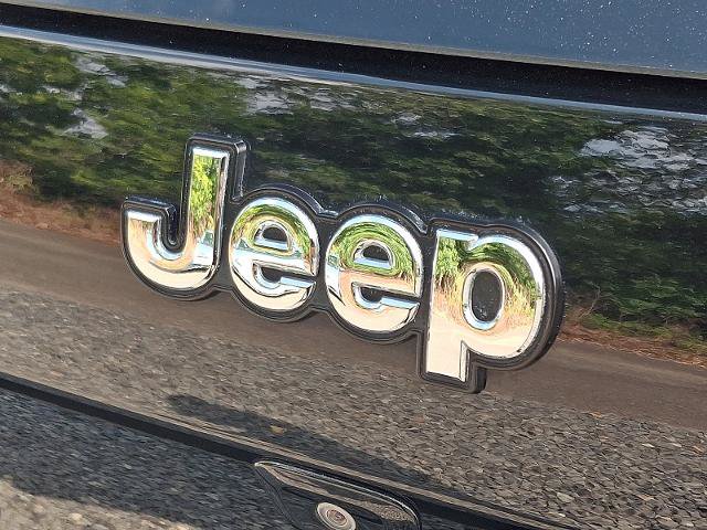 Used 2018 Jeep Cherokee Limited AWD/4WD image 30