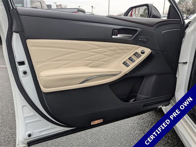 Used 2019 Toyota Avalon Limited w/ Advanced Safety Package image 12