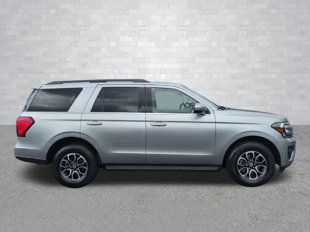 Certified 2024 Ford Expedition XLT RWD image 3