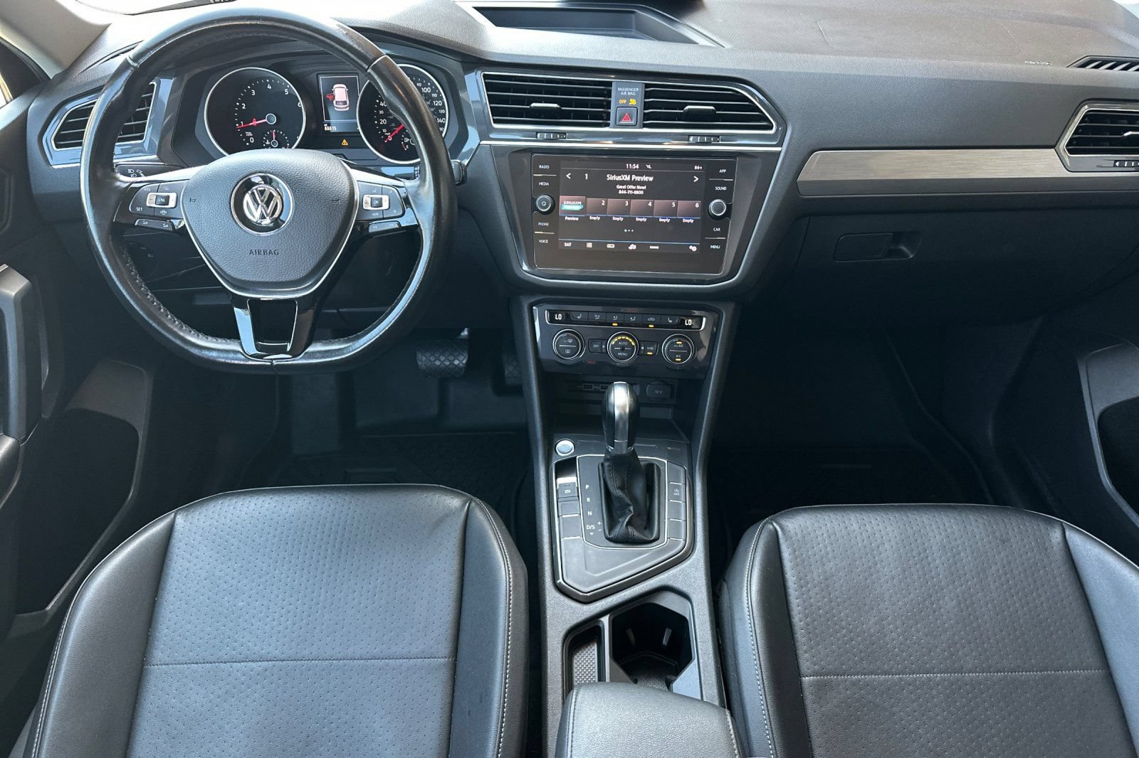 Used 2019 Volkswagen Tiguan SE FWD image 12