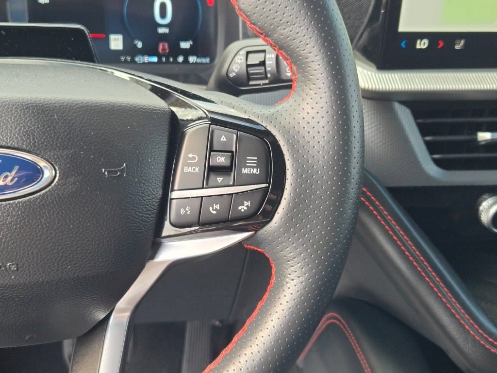 Certified 2025 Ford Explorer ST-Line AWD/4WD image 36
