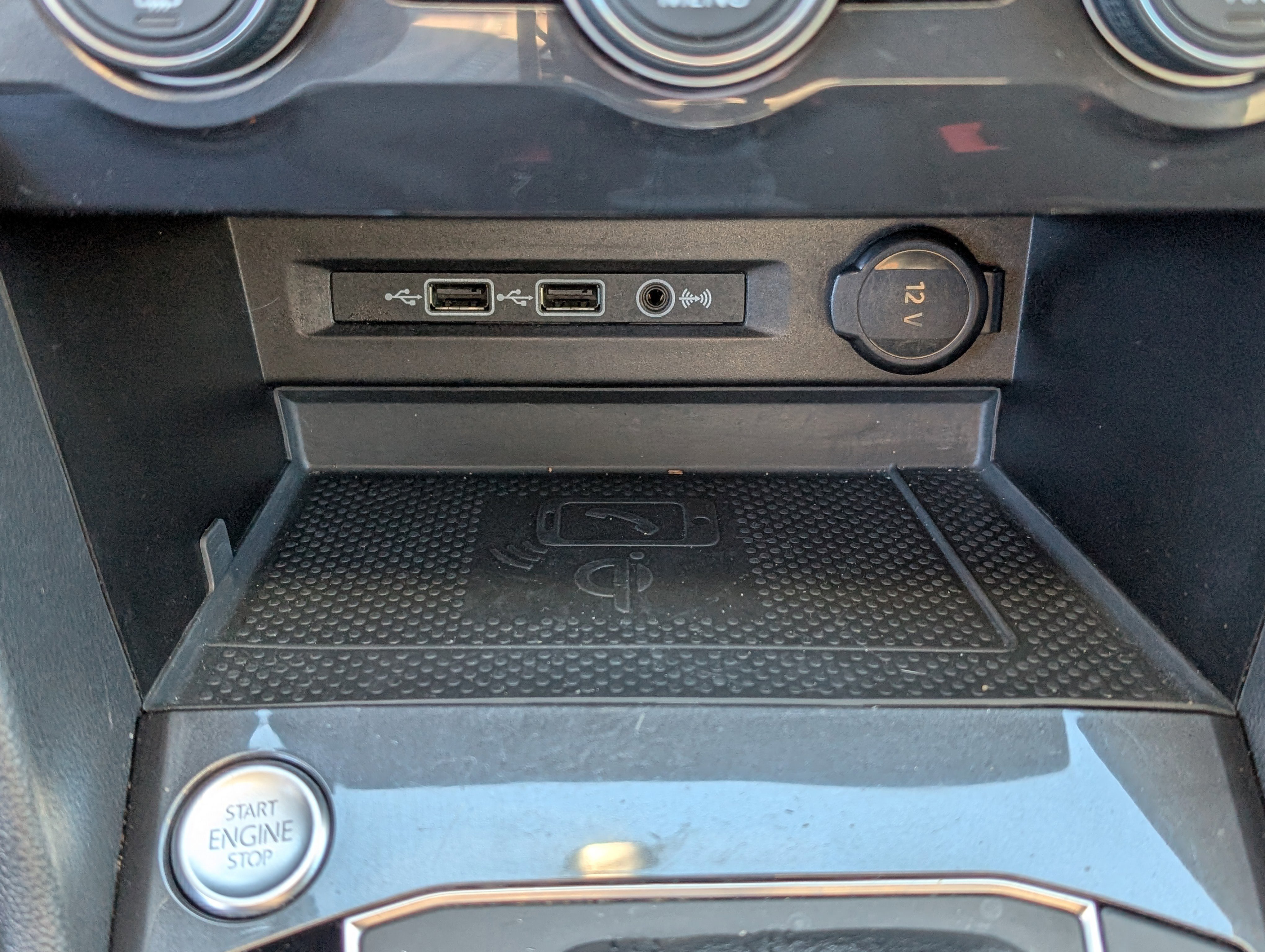 Used 2020 Volkswagen Tiguan SE image 26