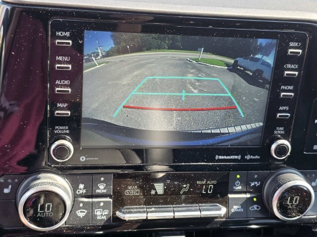 Used 2021 Toyota Highlander XLE FWD image 23