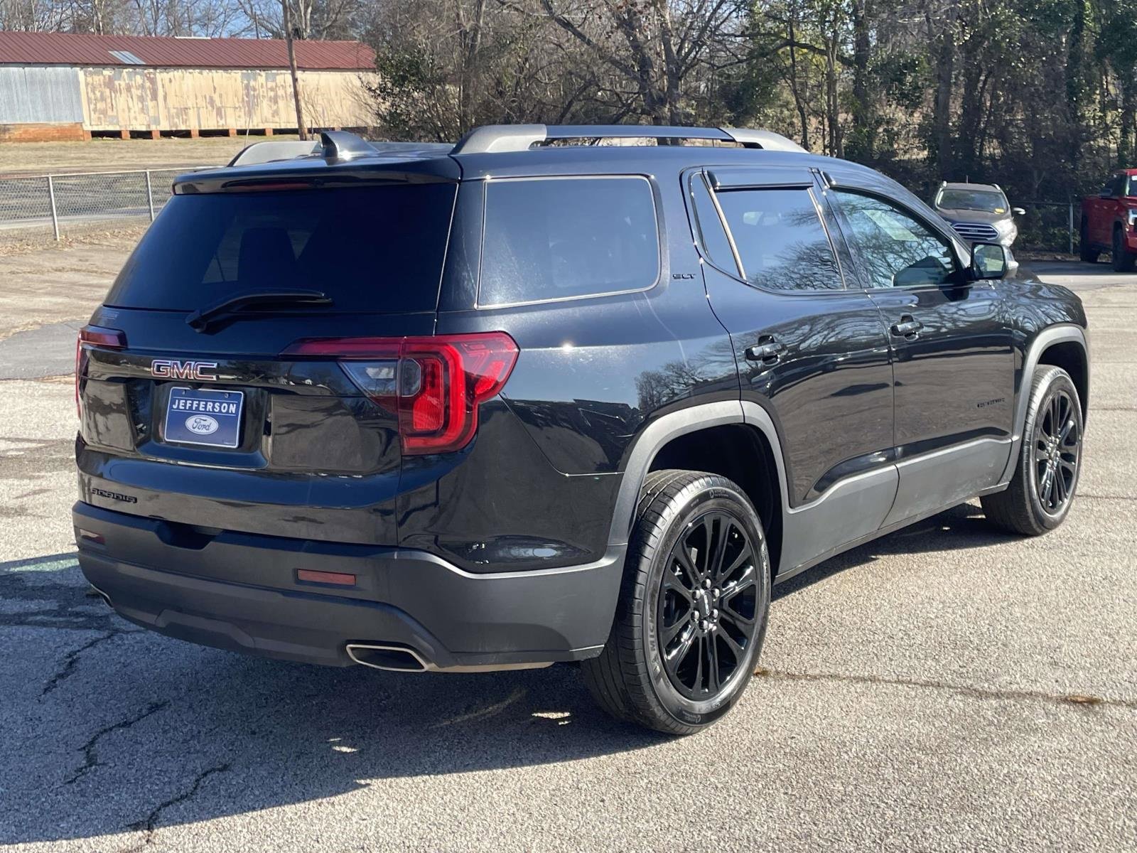 Used 2023 GMC Acadia SLT w/ Elevation Edition image 5