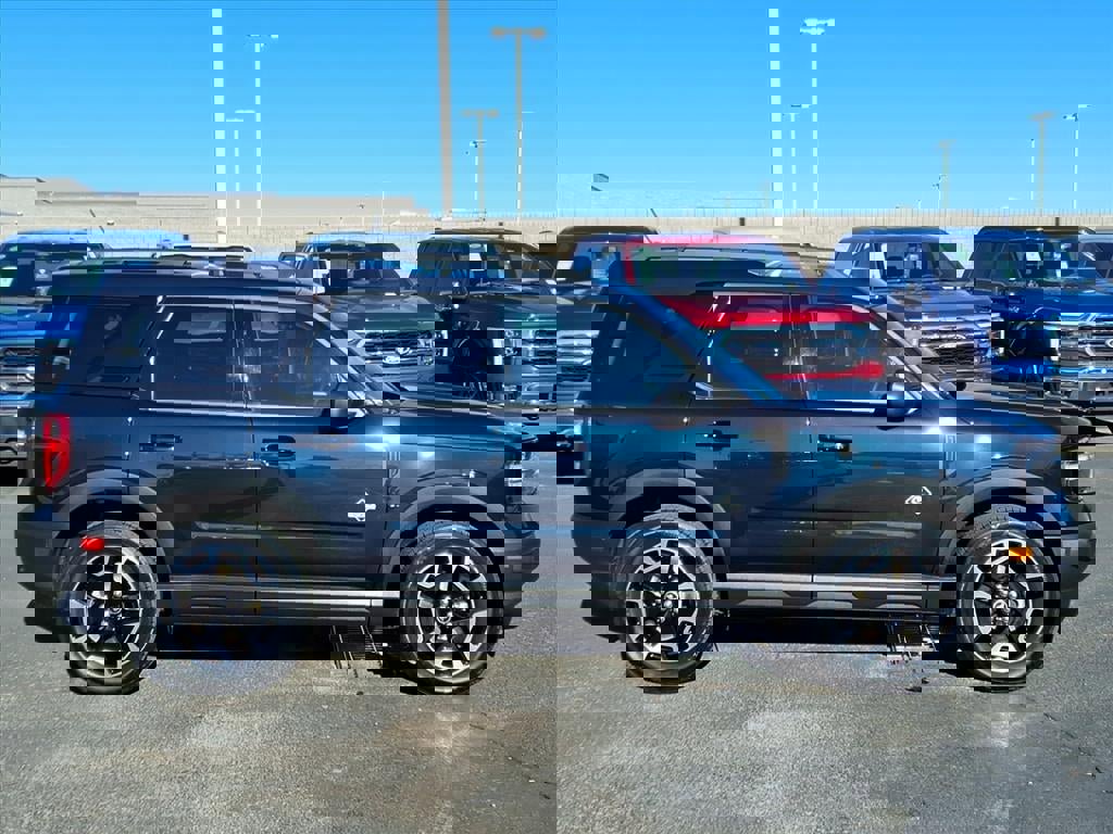 Certified 2023 Ford Bronco Sport Outer Banks w/ Tech Package image 3