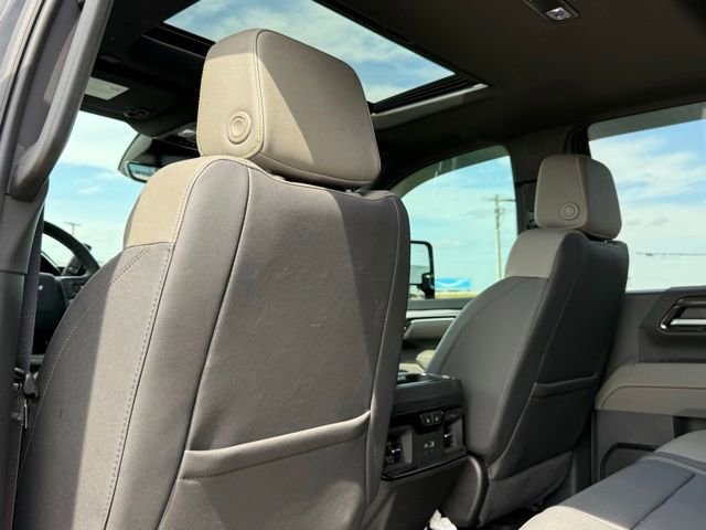 Used 2025 Chevrolet Silverado 2500 ZR2 w/ Technology Package AWD/4WD image 24