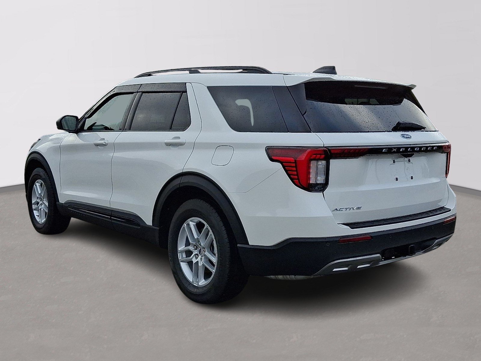Certified 2026 Ford Explorer Active w/ Active Comfort Package RWD image 4
