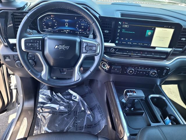 Used 2024 Chevrolet Silverado 1500 LT Trail Boss w/ Convenience Package II AWD/4WD image 9