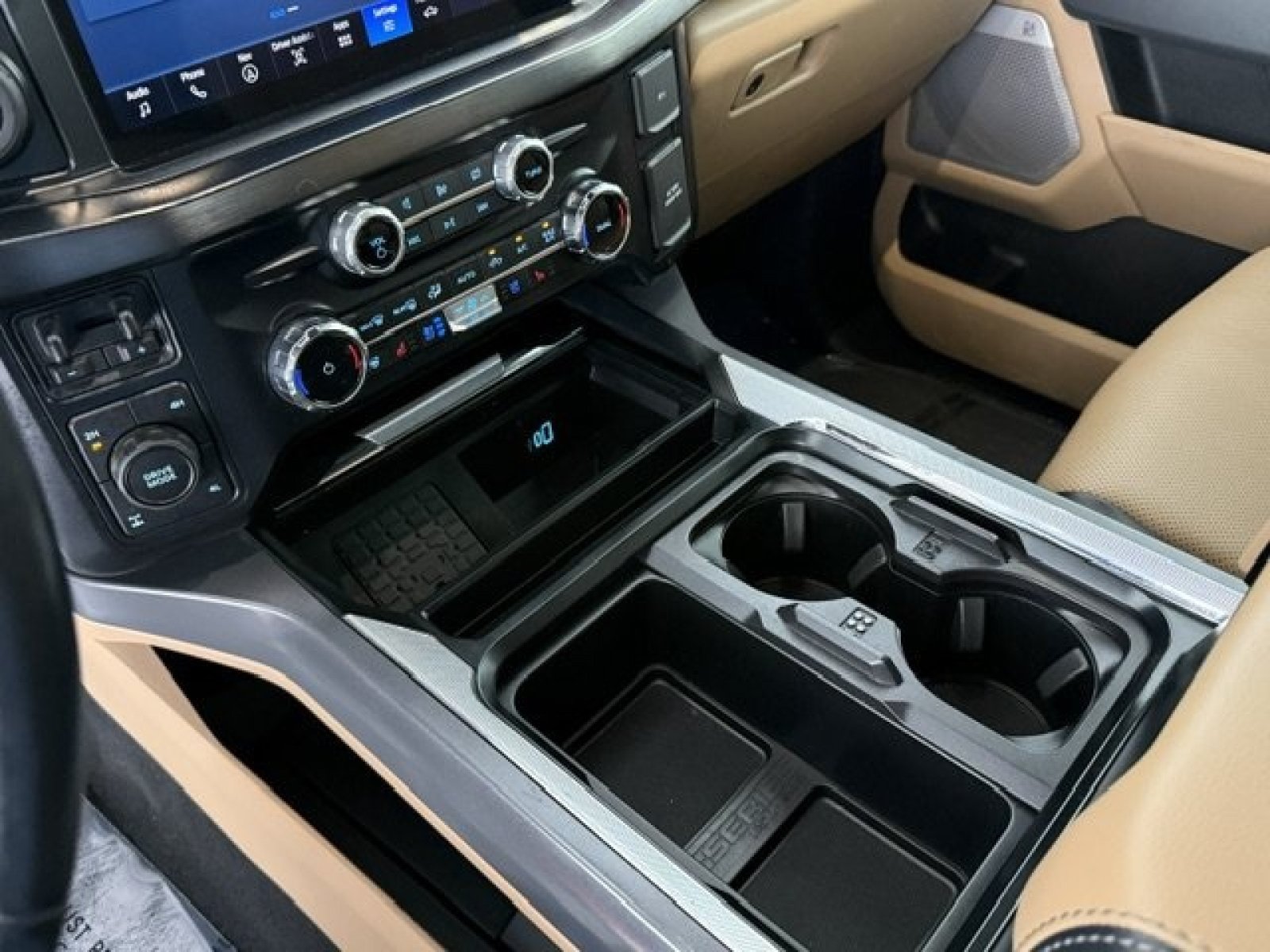 Certified 2024 Ford F250 Lariat w/ Lariat Ultimate Package AWD/4WD image 13