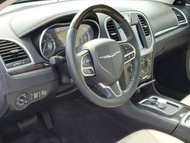Used 2017 Chrysler 300 C w/ Safetytec Plus Group AWD/4WD image 8