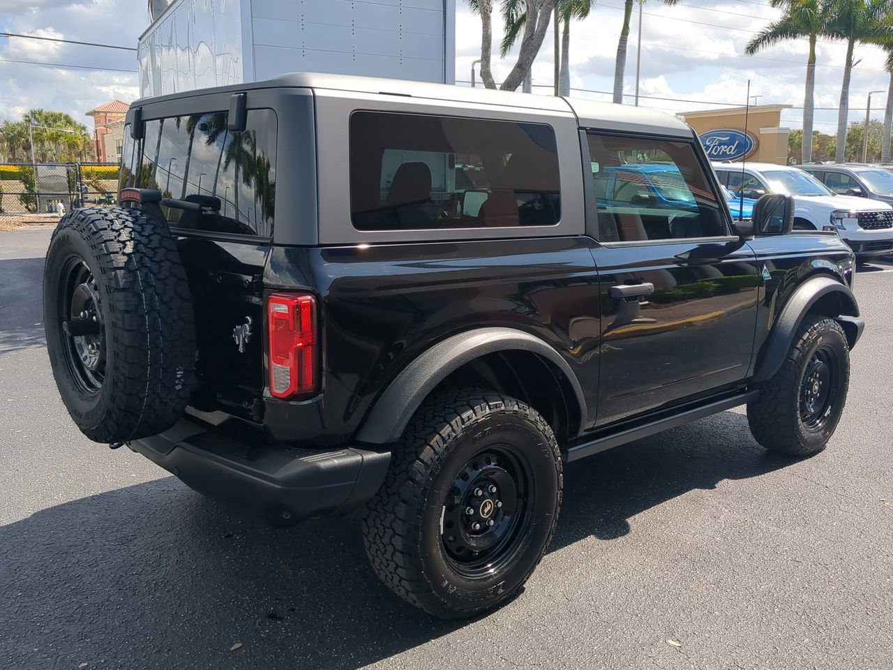 Certified 2023 Ford Bronco Black Diamond image 5