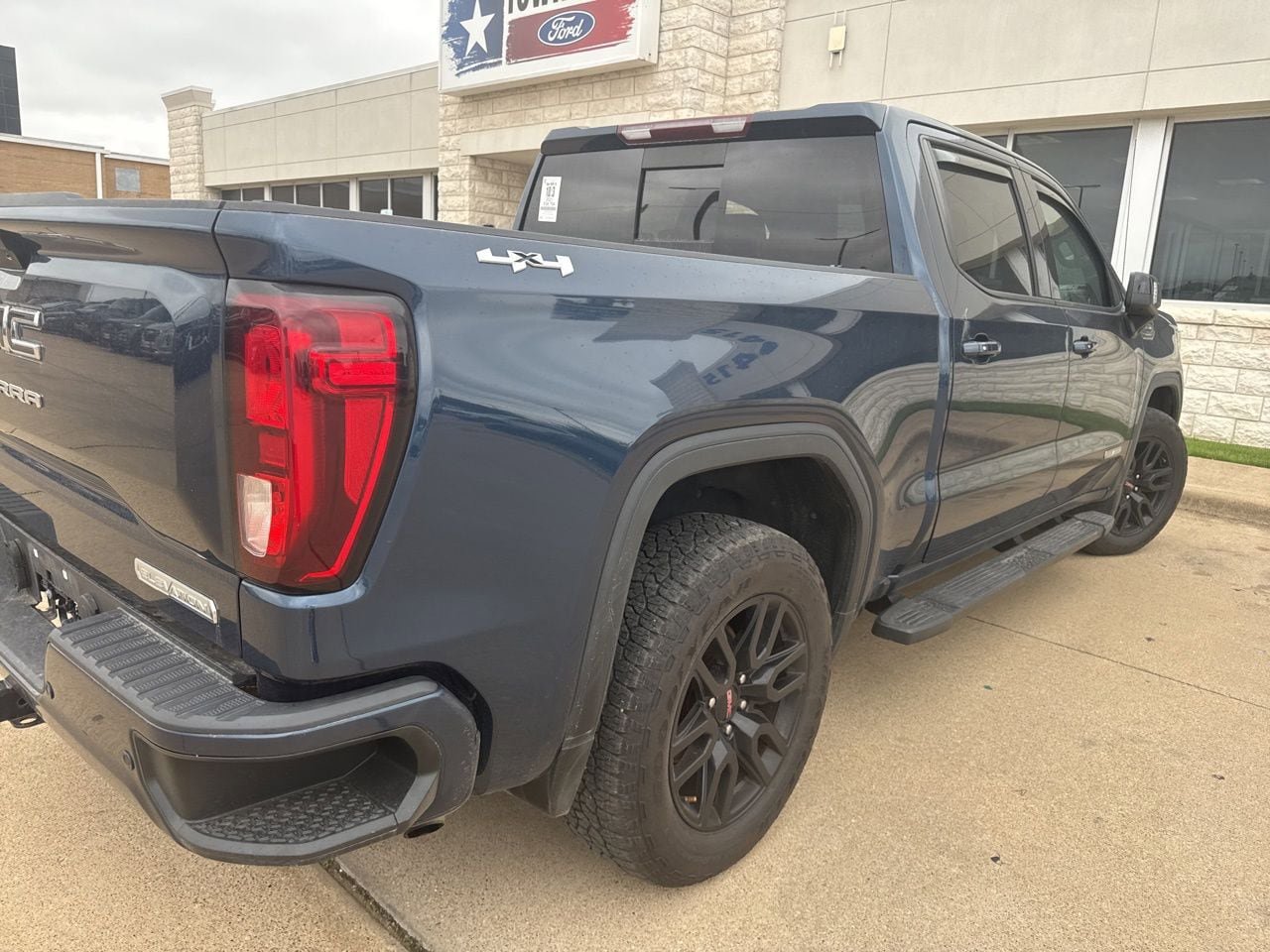 Used 2021 GMC Sierra 1500 Elevation w/ Preferred Package AWD/4WD image 6