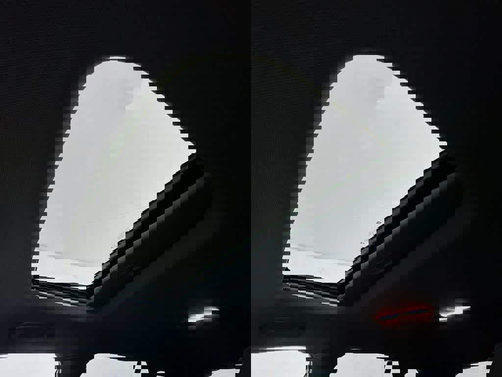 Used 2024 Chevrolet Trax RS w/ Sunroof Package image 30