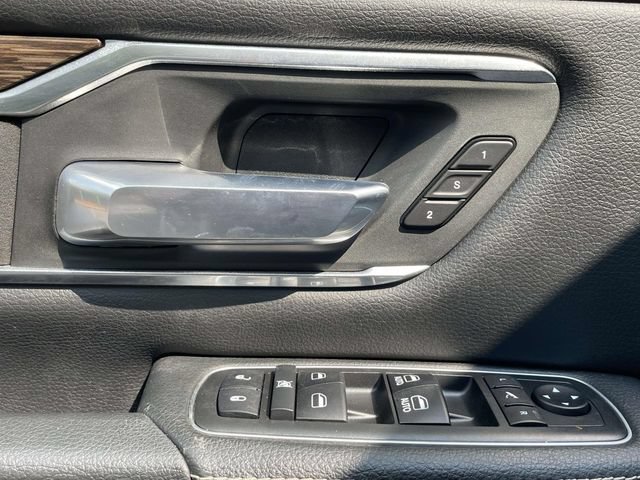 Used 2019 RAM 1500 Laramie AWD/4WD image 14