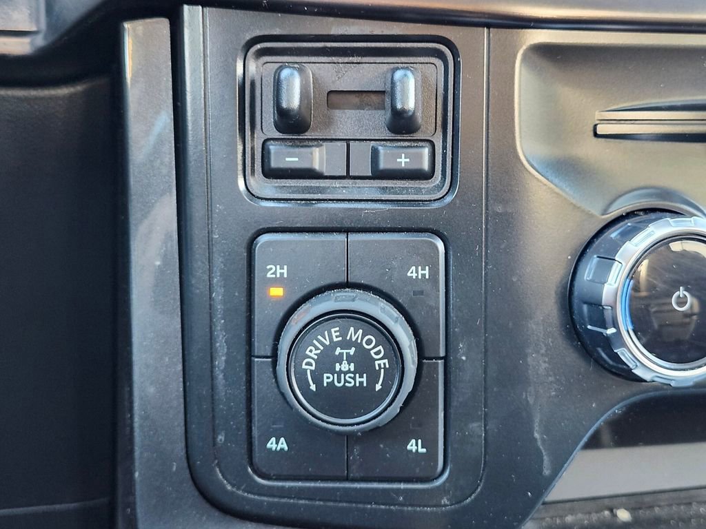 Certified 2022 Ford F150 Lariat w/ Equipment Group 502A High image 26