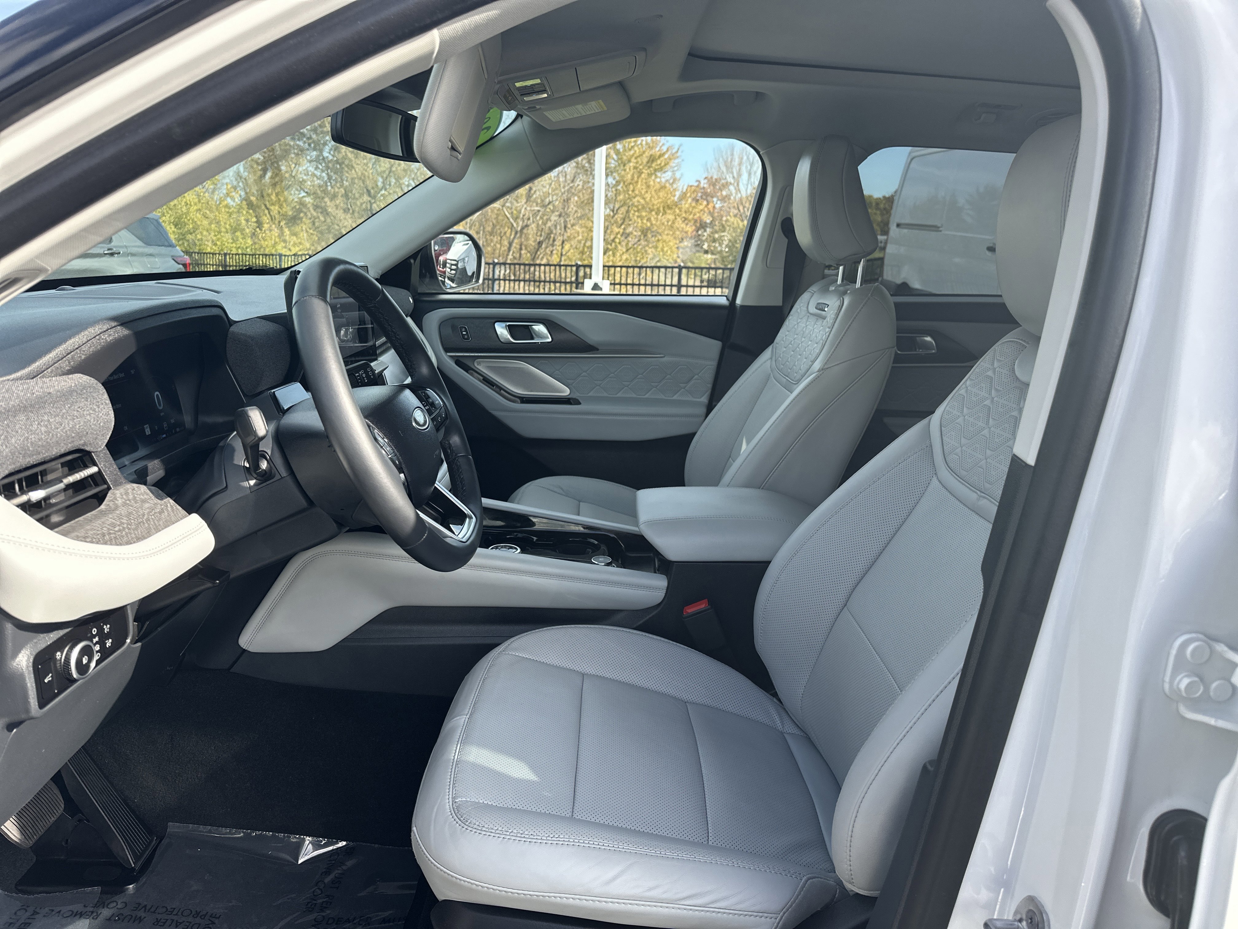 Certified 2025 Ford Explorer Platinum w/ Ultimate Package image 14