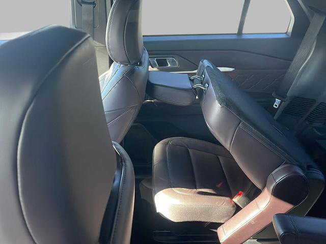 Certified 2025 Ford Explorer Platinum w/ LUX Leather Package image 8