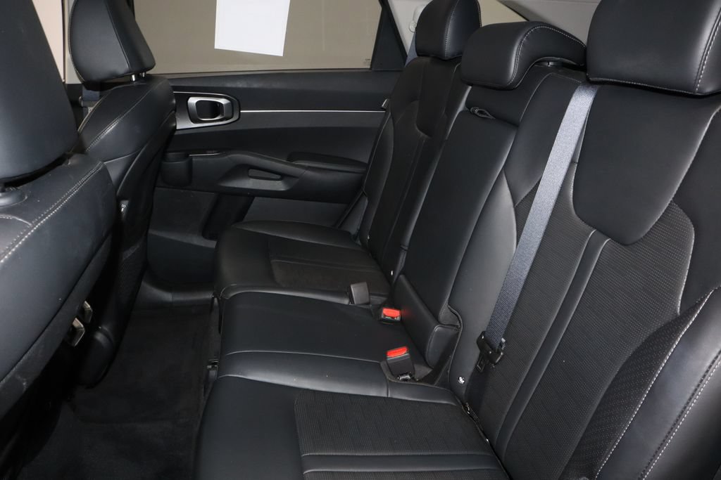 Used 2024 Kia Sorento S w/ Panoramic Sunroof Package FWD image 22