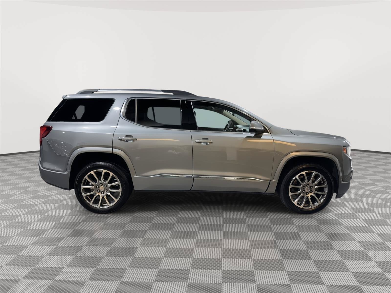 Used 2023 GMC Acadia Denali w/ Trailering Package AWD/4WD image 7