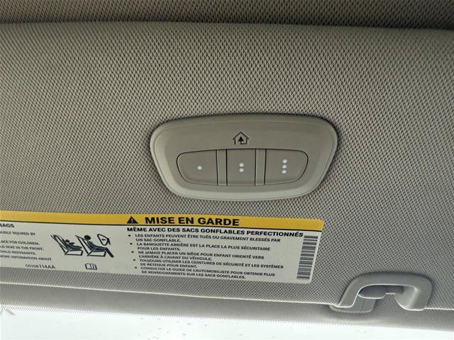Used 2017 Chrysler Pacifica Limited FWD image 32