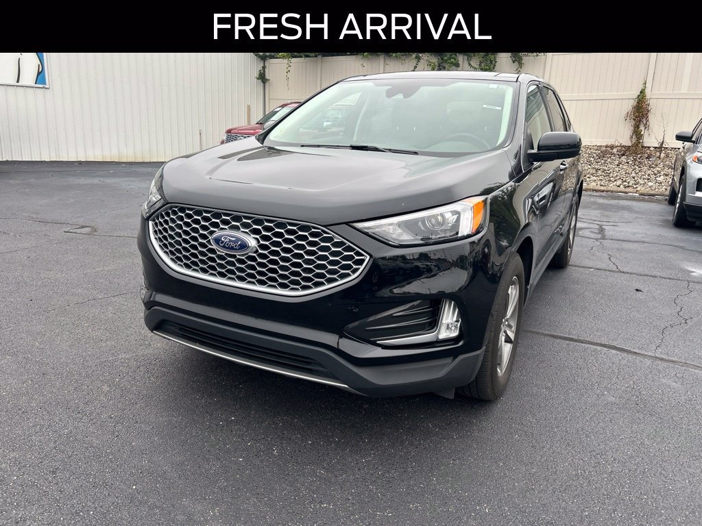 Certified 2024 Ford Edge SEL w/ Convenience Package AWD/4WD image 2