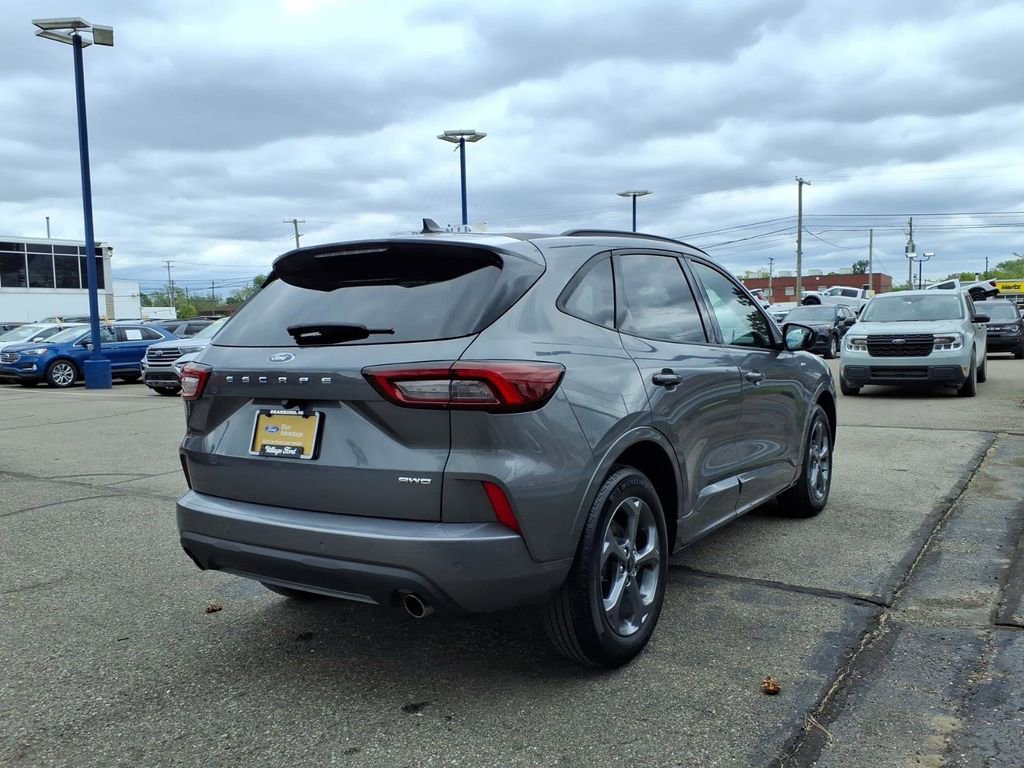 Certified 2024 Ford Escape ST-Line w/ Tech Pack #1 AWD/4WD image 6