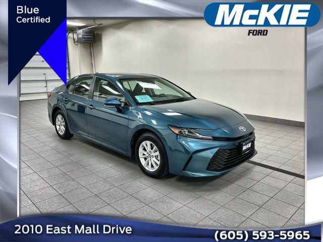 Used 2025 Toyota Camry LE w/ Convenience Package image 1