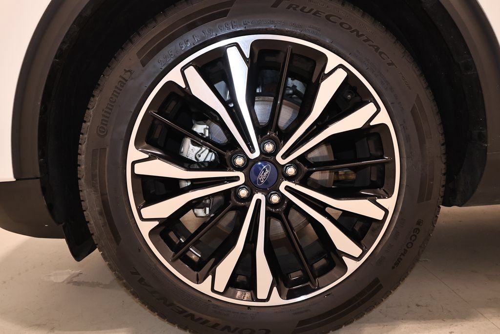 Certified 2022 Ford Escape SE w/ SE Sport Appearance Package AWD/4WD image 40