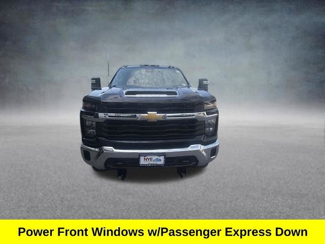 Used 2024 Chevrolet Silverado 2500 LT AWD/4WD image 9