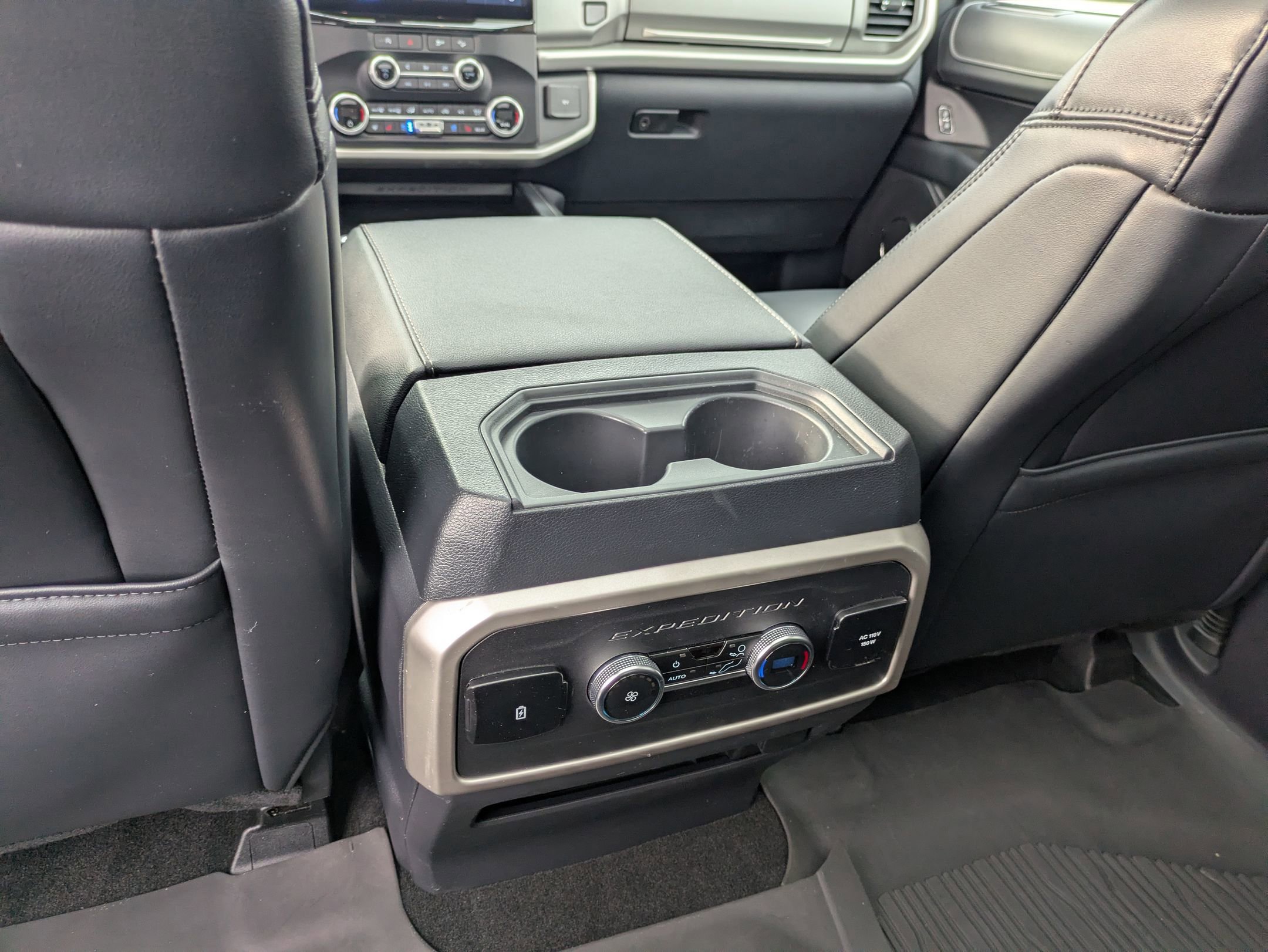 Certified 2024 Ford Expedition XLT image 33