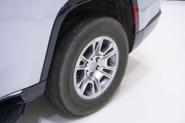 Used 2024 Jeep Wagoneer 4WD image 13