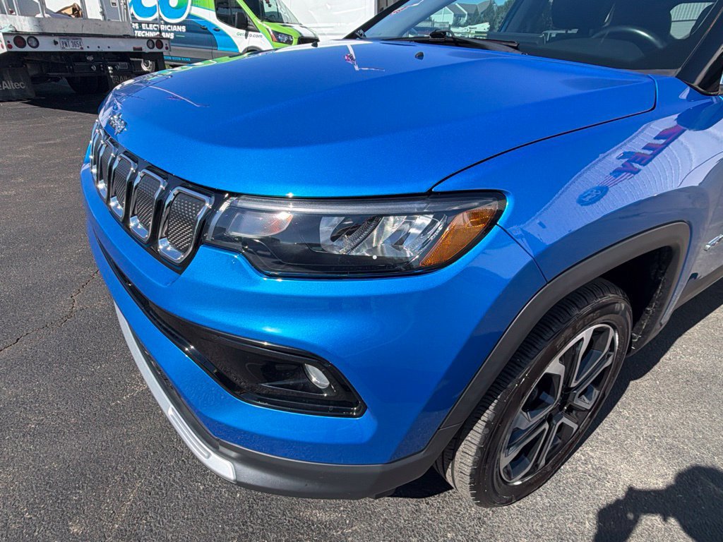 Used 2022 Jeep Compass Limited AWD/4WD image 16