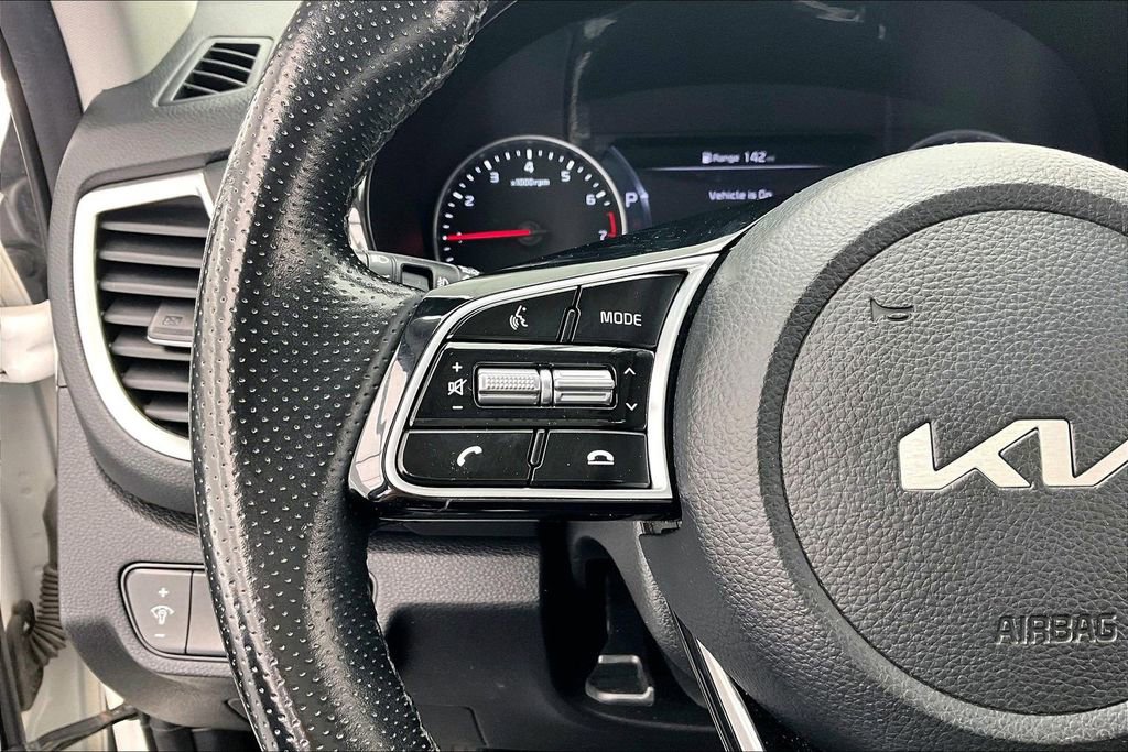 Used 2022 Kia Seltos SX w/ Sunroof Package AWD/4WD image 18