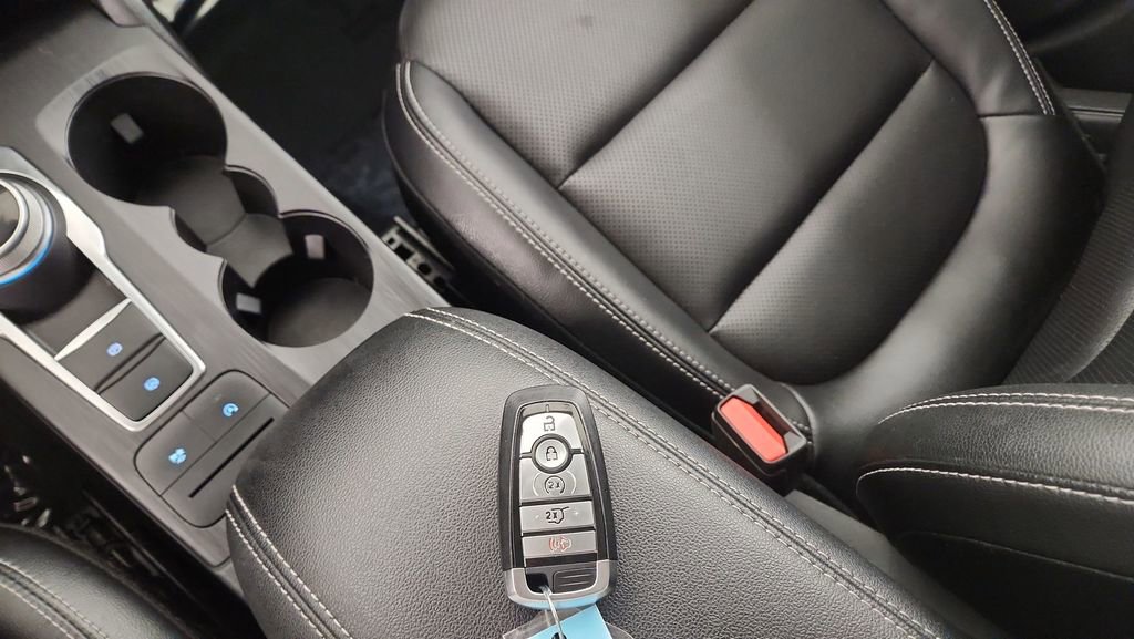 Certified 2022 Ford Escape SEL image 21