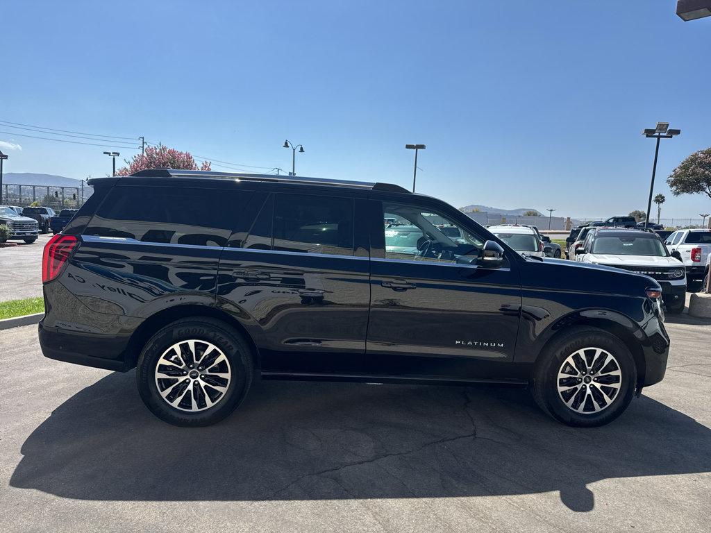 Certified 2025 Ford Expedition Platinum AWD/4WD image 4