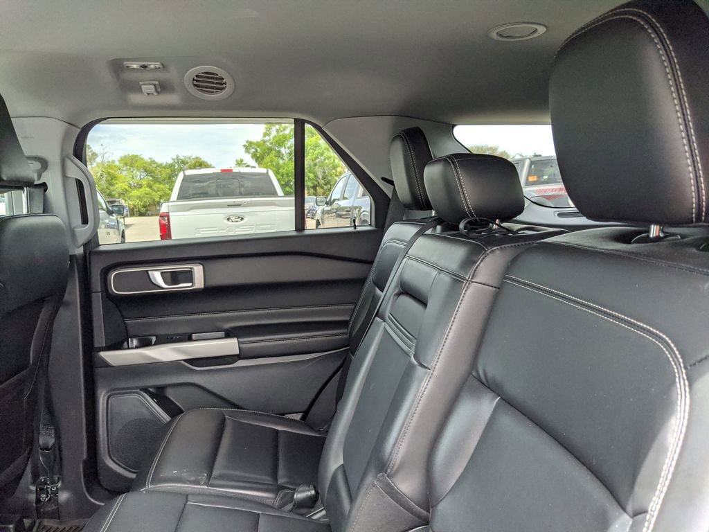 Certified 2022 Ford Explorer XLT w/ Equipment Group 202A image 17