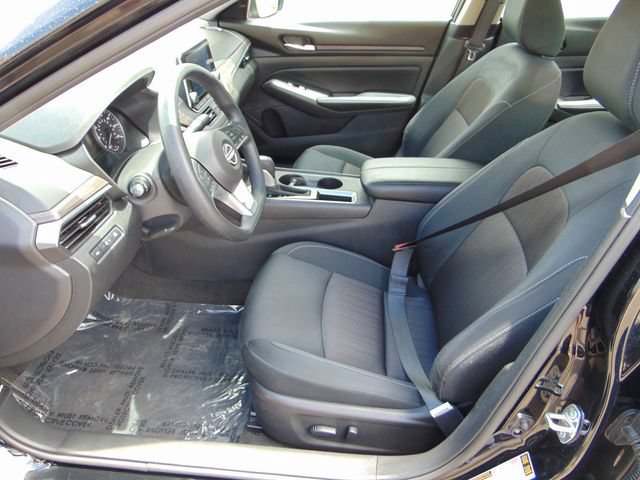 Used 2025 Nissan Altima 2.5 SV FWD image 10