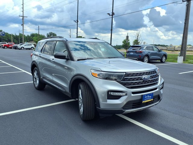 Certified 2024 Ford Explorer XLT w/ Equipment Group 202A AWD/4WD image 7