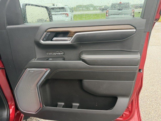 Used 2025 Chevrolet Silverado 1500 High Country AWD/4WD image 41
