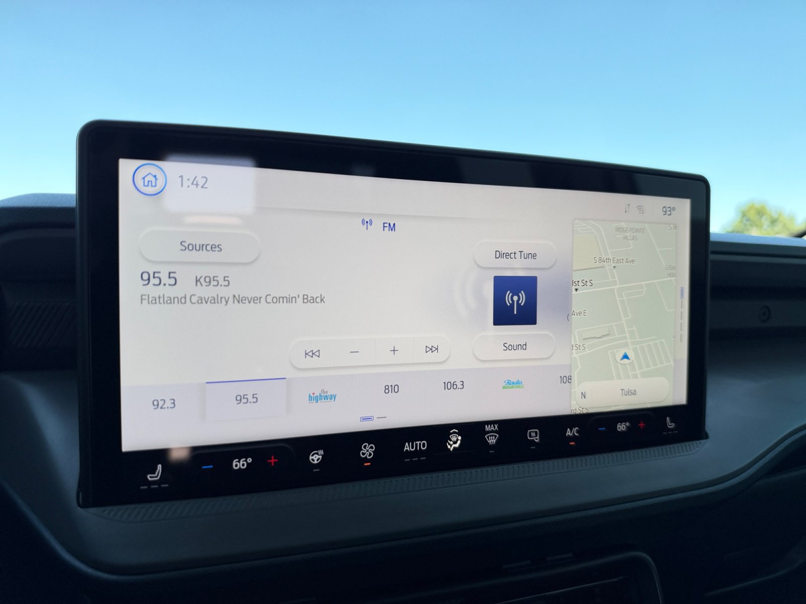Certified 2025 Ford Maverick Tremor AWD/4WD image 28