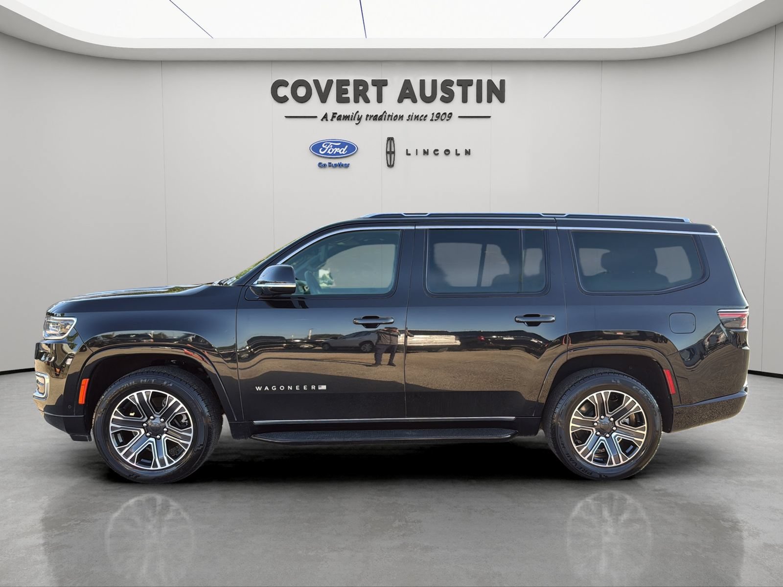 Used 2024 Jeep Wagoneer Series II w/ Flexible Seating Group AWD/4WD image 2