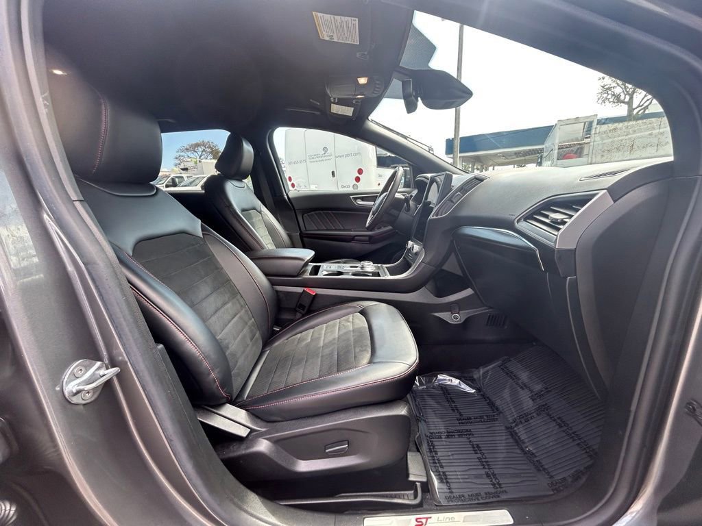 Certified 2023 Ford Edge ST-Line w/ Cargo Accessory Package image 23