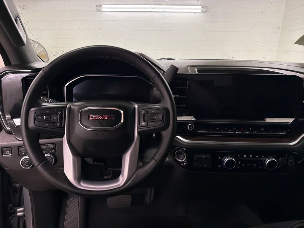 Used 2026 GMC Sierra 1500 SLT AWD/4WD image 9